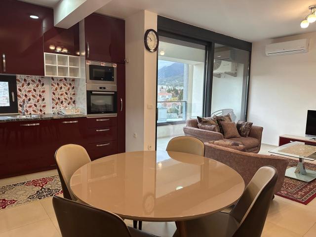 Apartment in a new building in the center of Sutomore, 52 m2