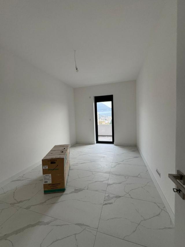 For sale: luxury apartment in a new residential complex in Bar. 