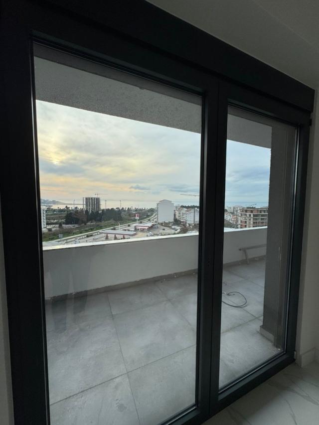 For sale: luxury apartment in a new residential complex in Bar. 