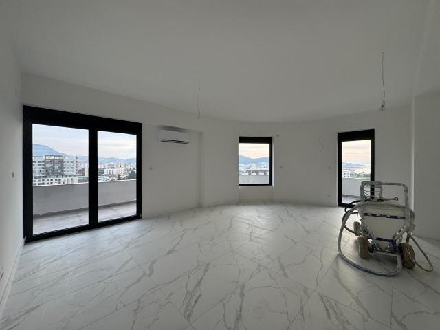 For sale: luxury apartment in a new residential complex in Bar. 