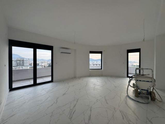 For sale: luxury apartment in a new residential complex in Bar. 