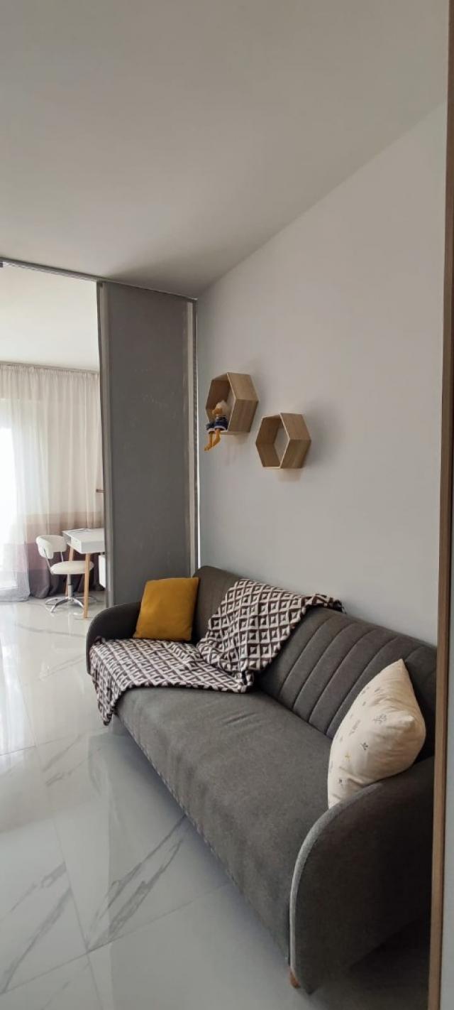 A studio apartment in a new modern residential complex with a swimming pool is for sale. 