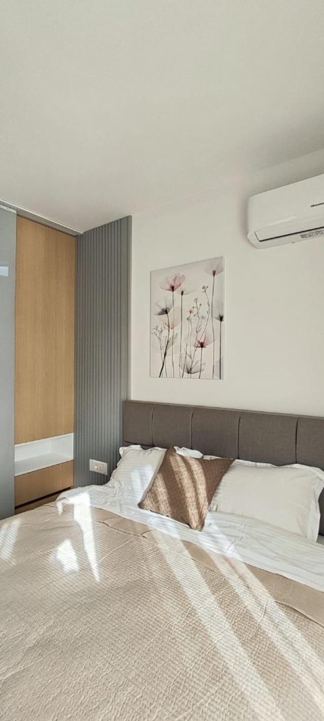 A studio apartment in a new modern residential complex with a swimming pool is for sale. 