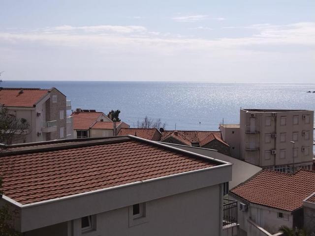 Apartment in Petrovac with 2 bedrooms 150 meters from the sea