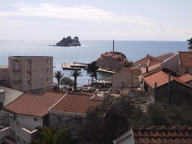 Apartment in Petrovac with 2 bedrooms 150 meters from the sea