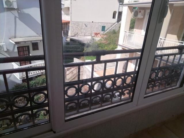 Apartment in Petrovac with 2 bedrooms 150 meters from the sea