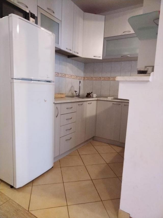 Apartment in Petrovac with 2 bedrooms 150 meters from the sea