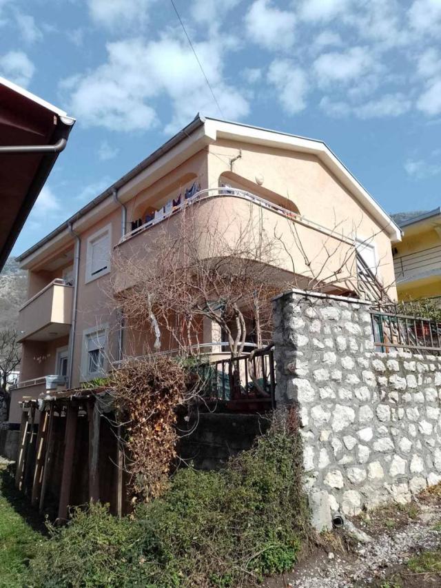 Apartment building in Shushan with sea view