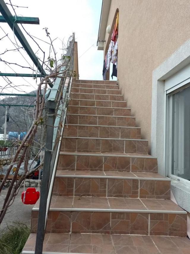 Apartment building in Shushan with sea view