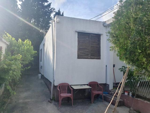 House in Sutomore with 4 rooms