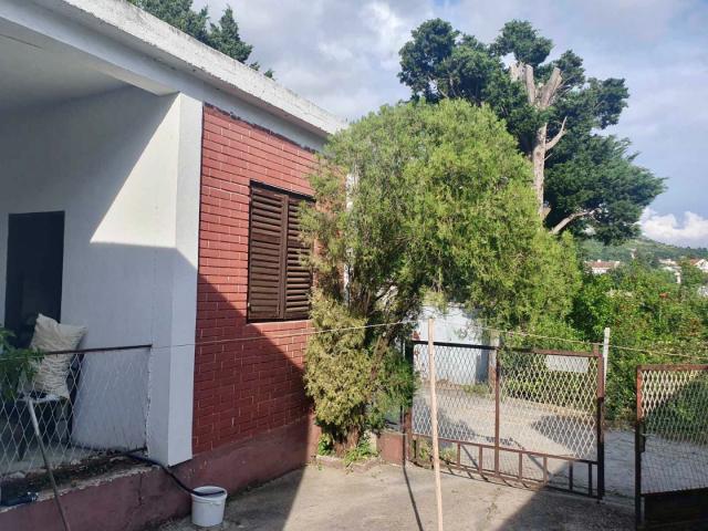 House in Sutomore with 4 rooms