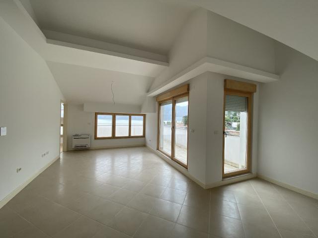 Penthouse, 2 bedrooms, Dobrota