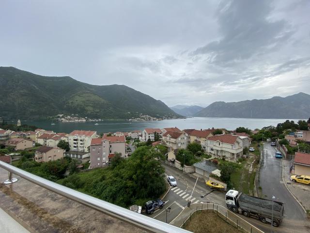 Penthouse, 2 bedrooms, Dobrota
