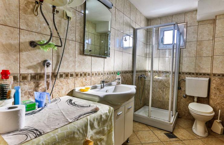 Large three-storey house in Shushanj, Bar