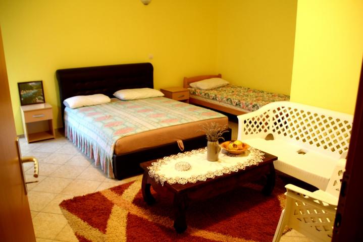 Large three-storey house in Shushanj, Bar