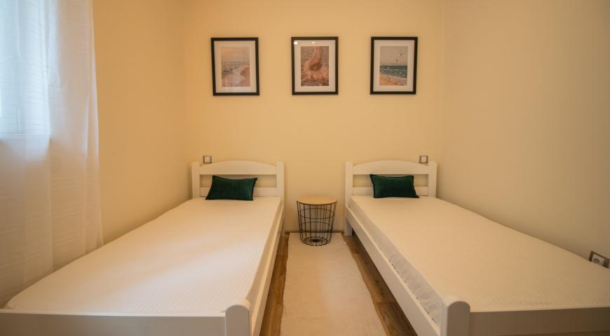 Unique apartment in a modern complex with a swimming pool (Dobrota, Kotor)