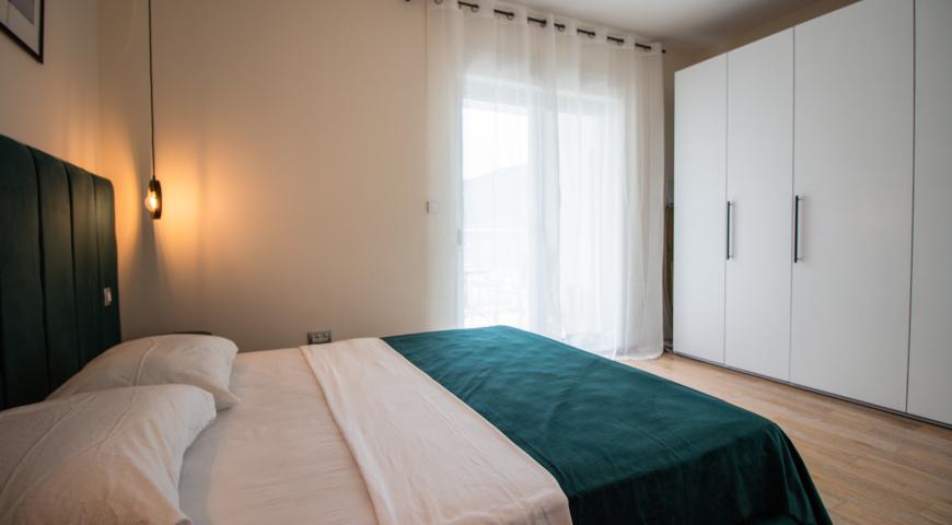 Unique apartment in a modern complex with a swimming pool (Dobrota, Kotor)