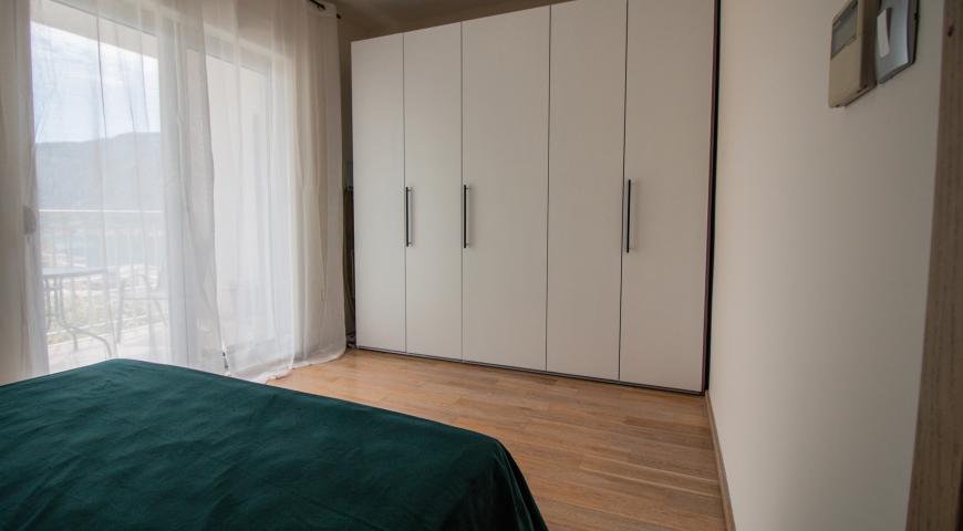 Unique apartment in a modern complex with a swimming pool (Dobrota, Kotor)