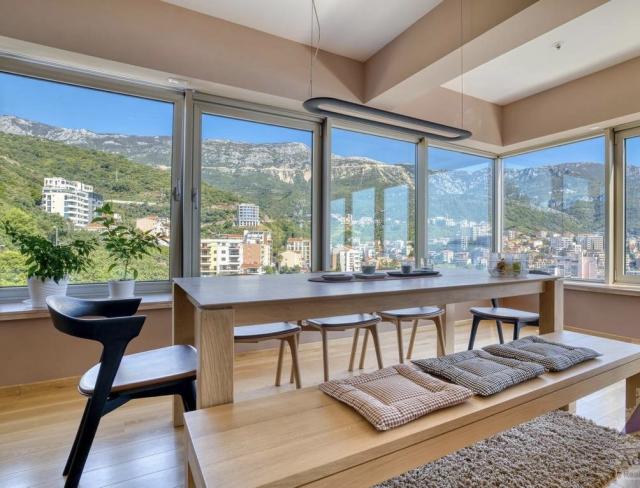 Luxurious designer furnished apartment