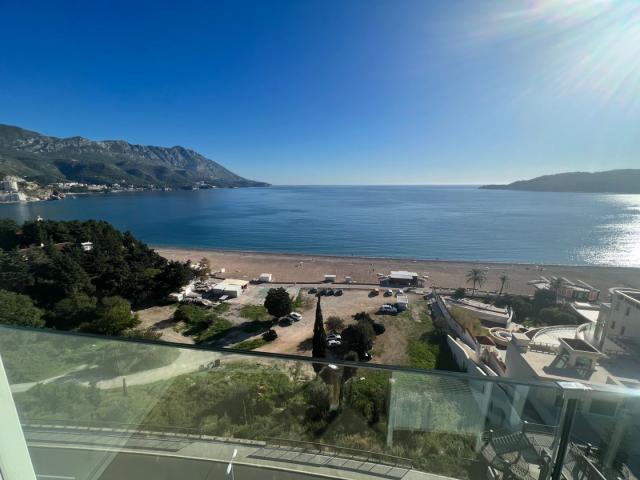 Luxury apartment with 1 bedroom on the 1st line of the sea