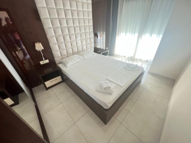 Luxury apartment with 1 bedroom on the 1st line of the sea