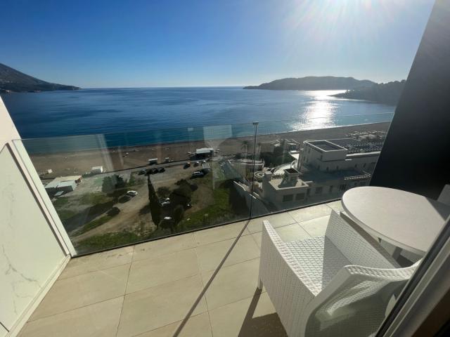 Luxury apartment with 1 bedroom on the 1st line of the sea