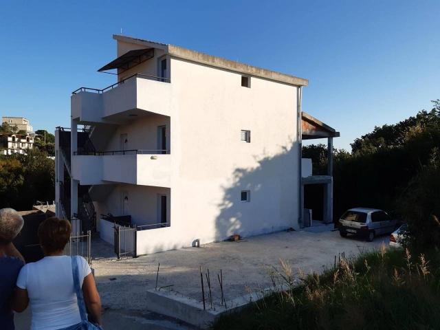 Apartment with 2 bedrooms in Budva, Seoce district