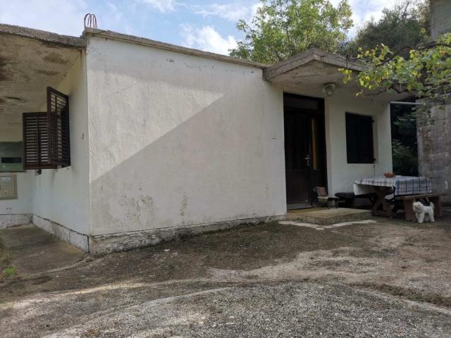 Legal one-story townhouse in Sutomore