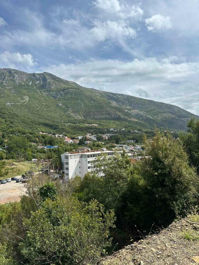 Legal one-story townhouse in Sutomore
