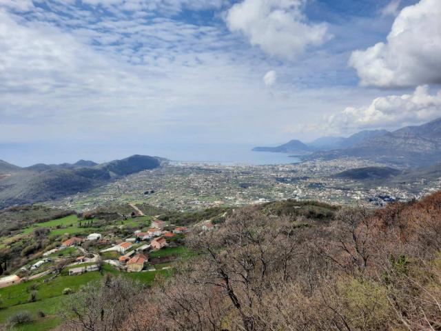 Non-urbanized large plot of land above Bar, Donja Poda