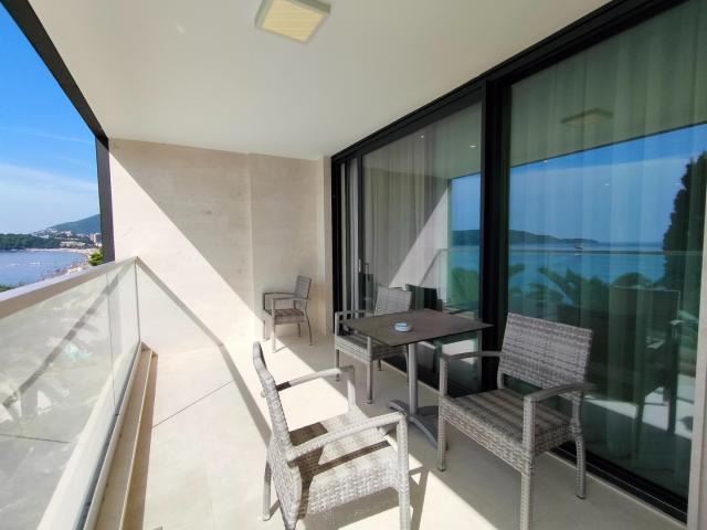 Luxury apartment in Becici in a modern residential complex