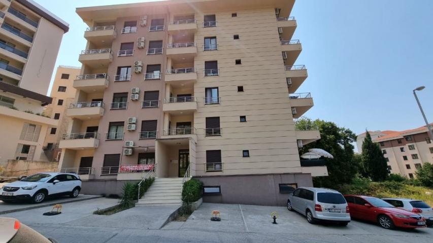 1 bedroom apartment in Becici near the sea