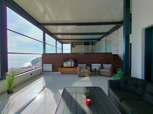 Luxurious two-storey penthouse in Becici