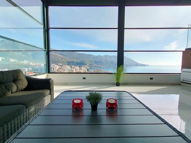 Luxurious two-storey penthouse in Becici