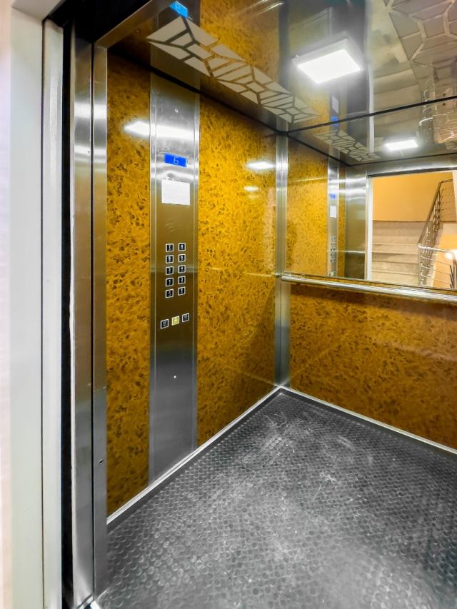 Luxurious two-storey penthouse in Becici