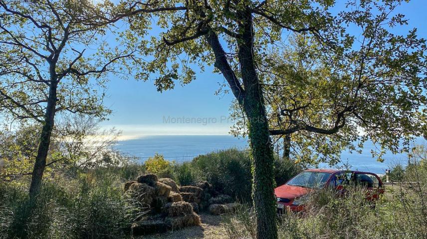 Land plot with sea view in Sutomore