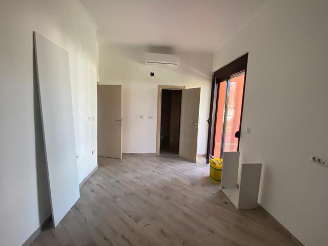Penthouse in a complex on the 1st line of Dobra Voda