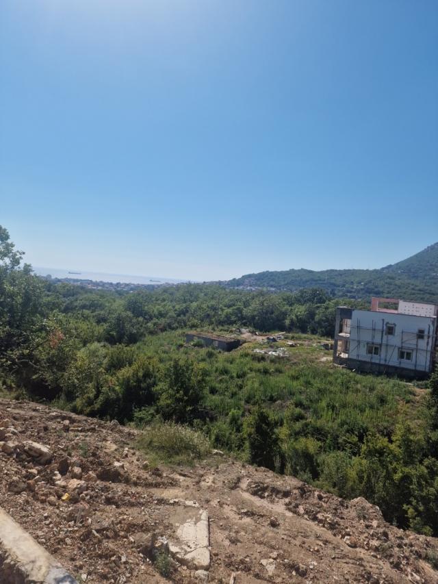 Small plot of land in Zuptsy, next to Bar