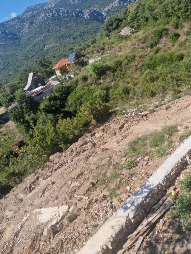 Small plot of land in Zuptsy, next to Bar