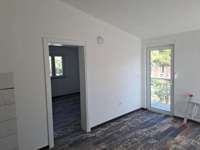 House with seven apartments in a good location in Sutomore, Bar