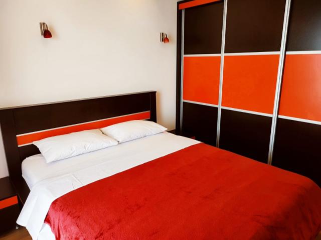 Apartment in Dobra Voda in a gated complex with a swimming pool