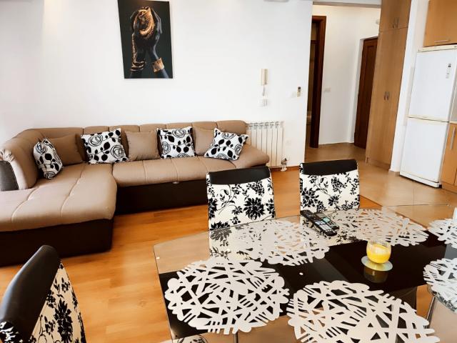 Apartment in Dobra Voda in a gated complex with a swimming pool