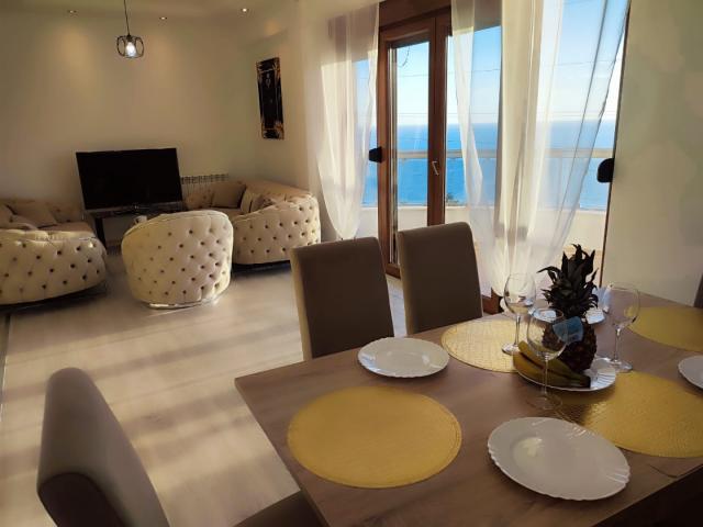 Apartment with parking in Dobra Voda