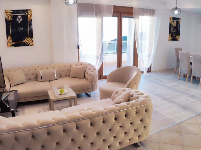 Apartment with parking in Dobra Voda