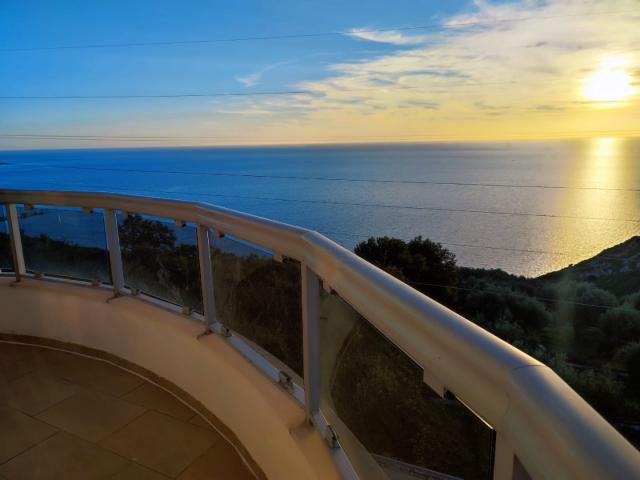 Apartment with parking in Dobra Voda