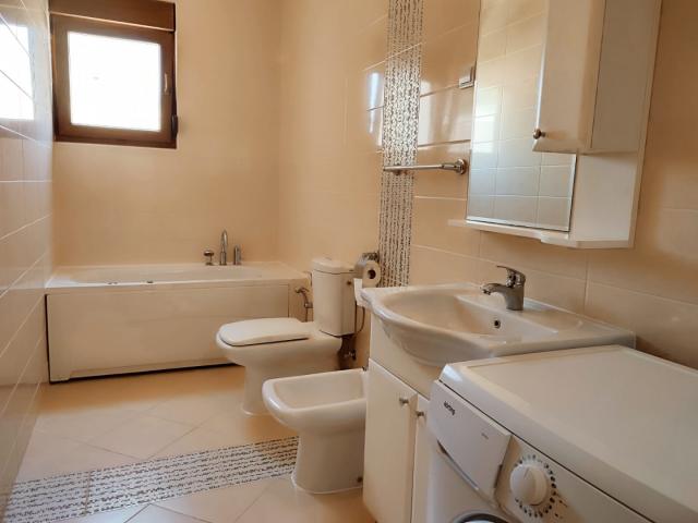 Apartment with parking in Dobra Voda