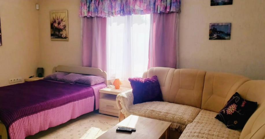 Operating mini-hotel for 4 apartments with a swimming pool, sauna, parking for 6 cars