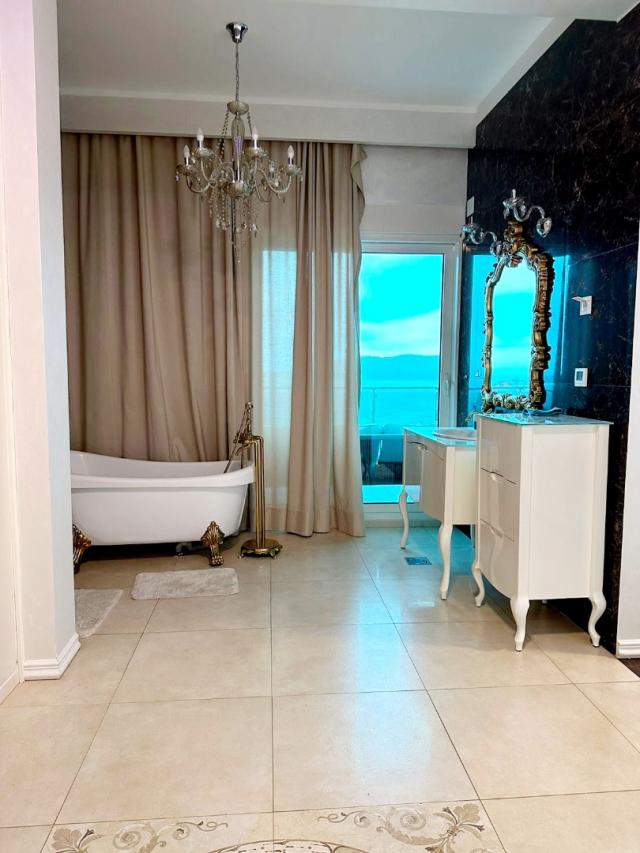Penthouse in Becici with garage