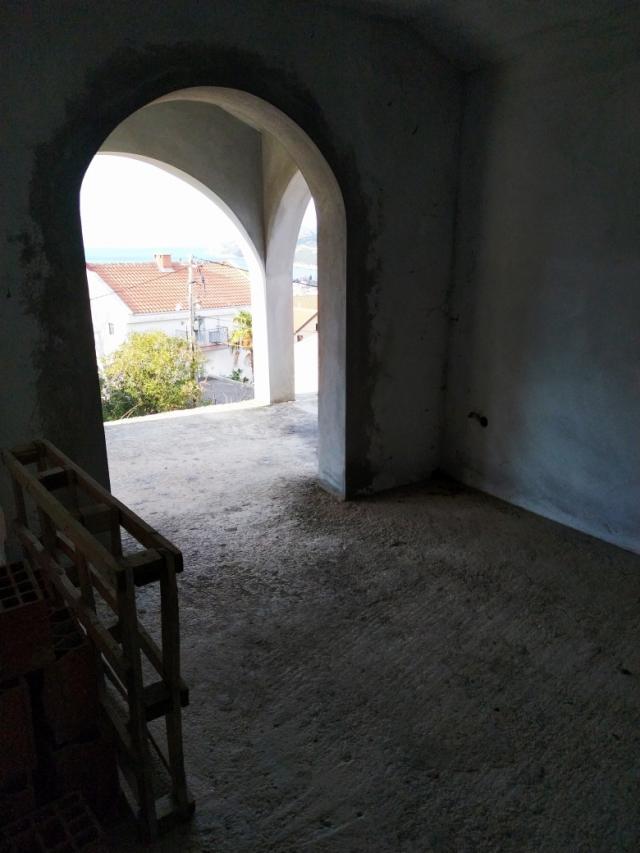 House under construction in Dobra Voda