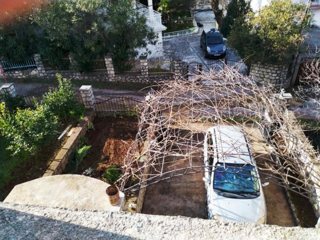 House under construction in Dobra Voda